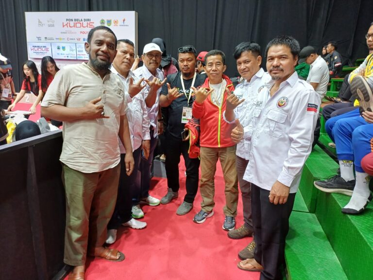 DPD IKM Kudus Dukung Atlet Sumbar di PON Beladiri Kudus 2025
