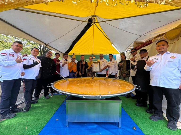 IKM Pecahkan Rekor MURI Lewat Kegiatan Marandang Dunia di Tokyo