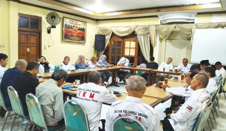 IKM Surakarta Gelar Pertemuan Rutin, Satukan Empati dan Gerakan Donasi untuk Sumatera Barat